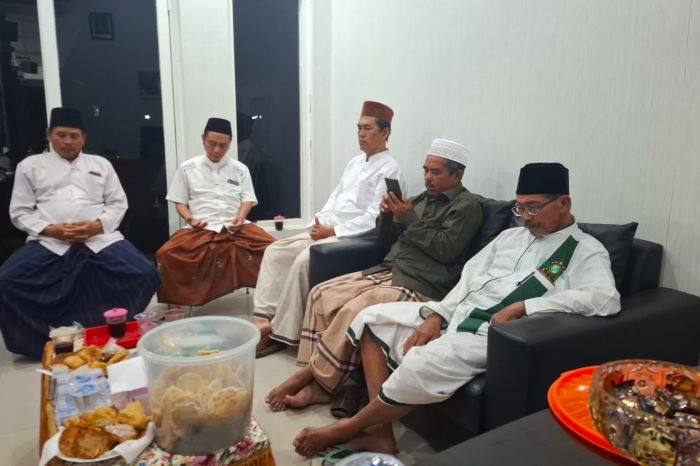 Rapat Pengurus Rukun Kematian oleh Pengurus Kubur dan Takmir Masjid Baiturrahman