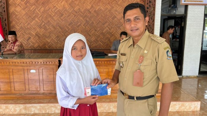 Menjaga Asa Anak Bangsa: ATENSI YAPI Disalurkan di Desa Tambong