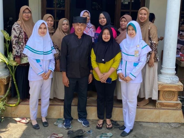 Kunjungi Posyandu Pacar Air 2 Dusun Ampelgading, Kades Tamansari Pantau Posyandu ILP