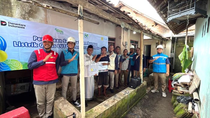 Harapan Warga Menyala, Kolaborasi PLN UP3 Banyuwangi & Pemdes Tambong Hadirkan Akses Listrik Gratis