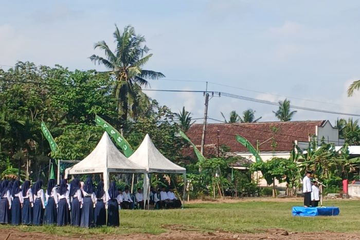 Bersama NU, Lapangan Desa Sumberasri Menjadi Tempat Upacara Hari Santri Nasional