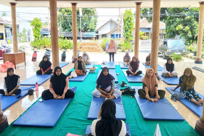 Bidan Desa Benelanlor Gelar Senam Ibu Hamil