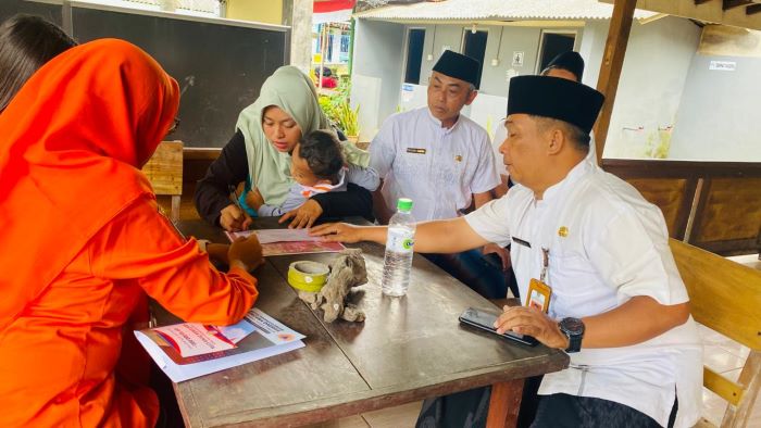 Pemberian Santunan Anak Yatim oleh BPBD Provinsi Jatim di Desa Tamansari
