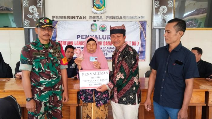 41 KPM Terima BLT Dana Desa Triwulan III dan IV di Desa Pendarungan