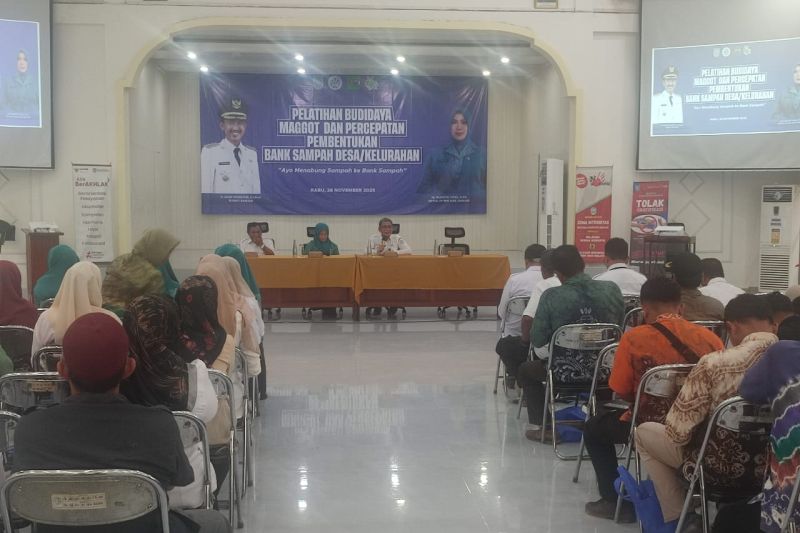 Pemkab Banjar Bekali Teknik Budi Daya Manggot Bagi Masyarakat Desa