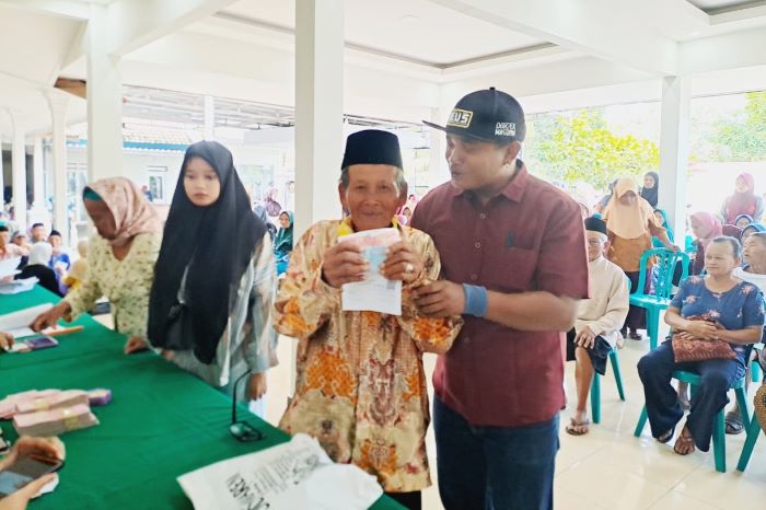 Penyaluran BLT Kesra di Tambakrejo Muncar Sukses, 324 Warga Terbantu