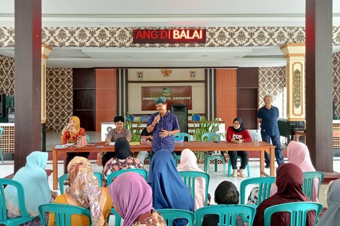 211 KPM Desa Sukonatar Terima BLTS Kesra dari Kemensos RI