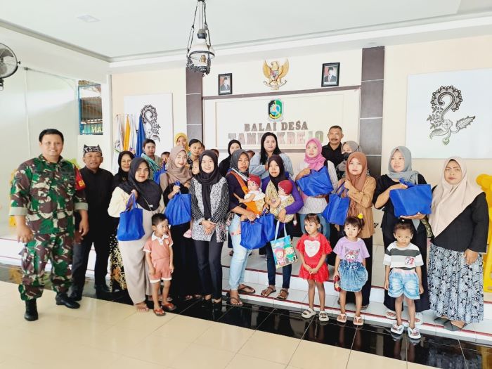 Dukung Tumbuh Kembang Anak, 16 Balita Terima Bantuan Susu Formula PMT 2025