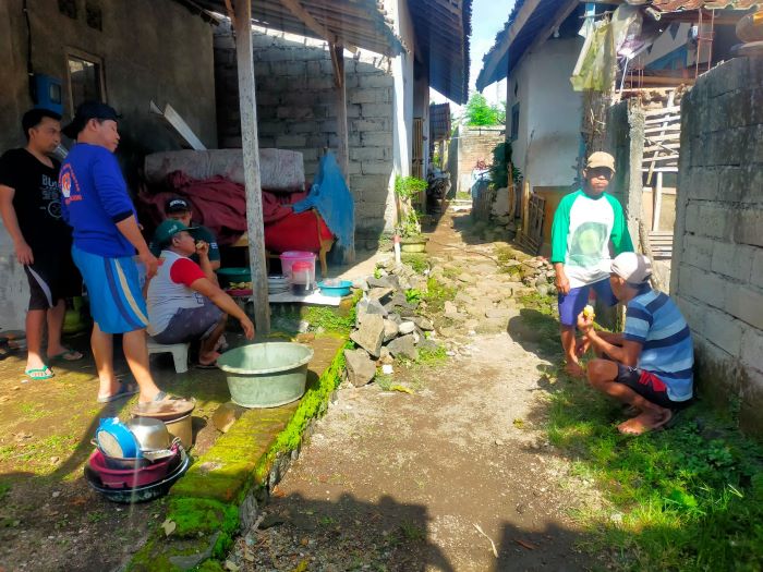 Warga Kurang Mampu di Dusun Krajan Timur dan Dusun Srampon Segobang Terima Program RTLH